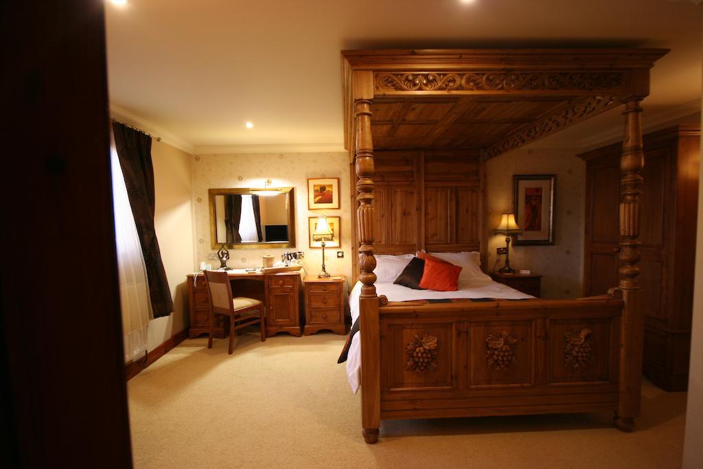 Three Horseshoes Country Inn Leek Room photo